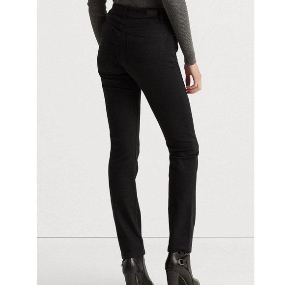 Lauren Ralph Lauren
Petite Mid Rise Straight Jeans - Picture 2 of 6